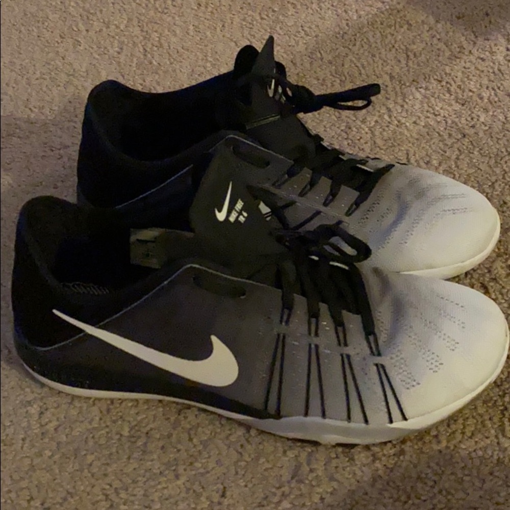 Women’s Nike shoes